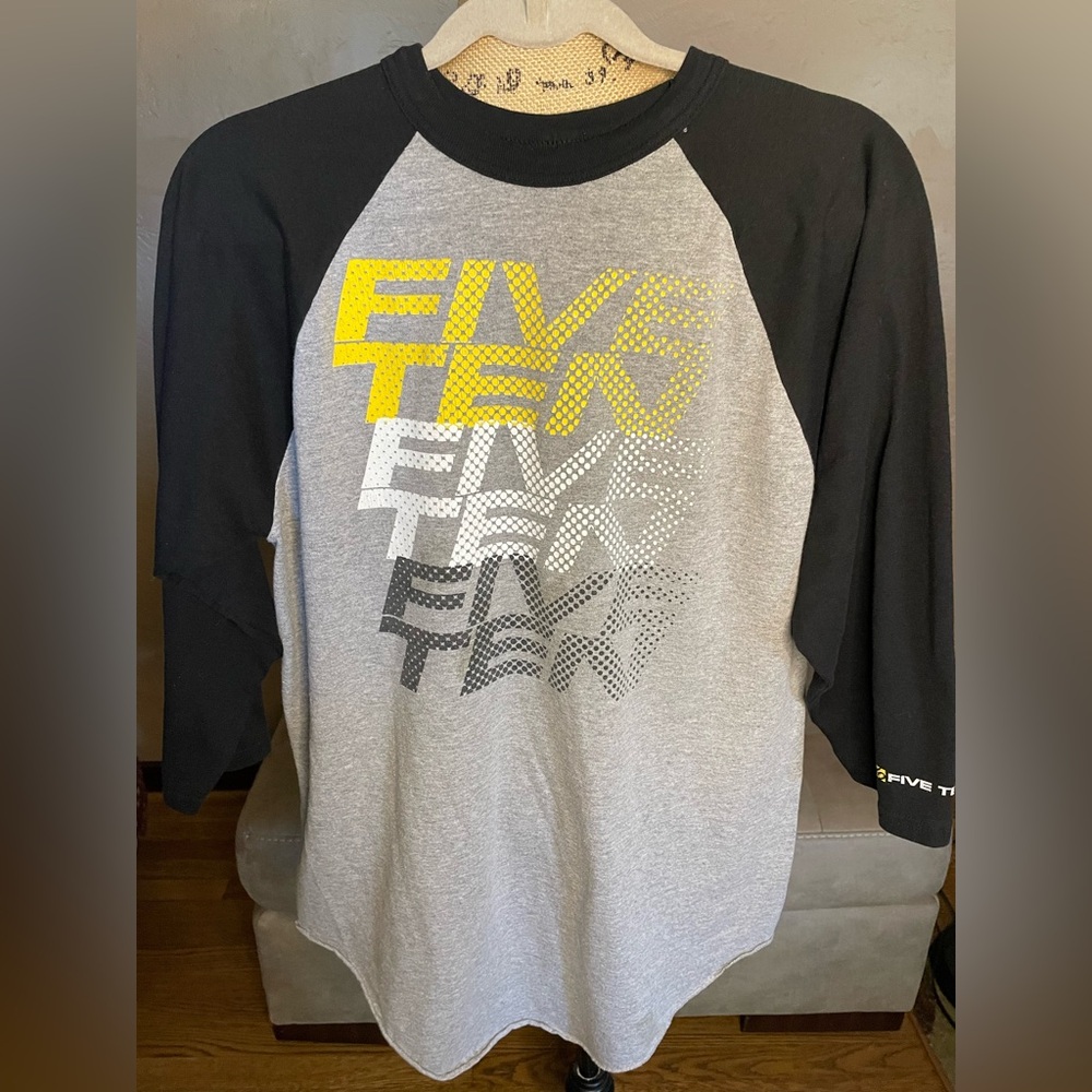 FiveTen Men's Raglan Sleeve Tee - Black and Gray Original Large PTP 21”